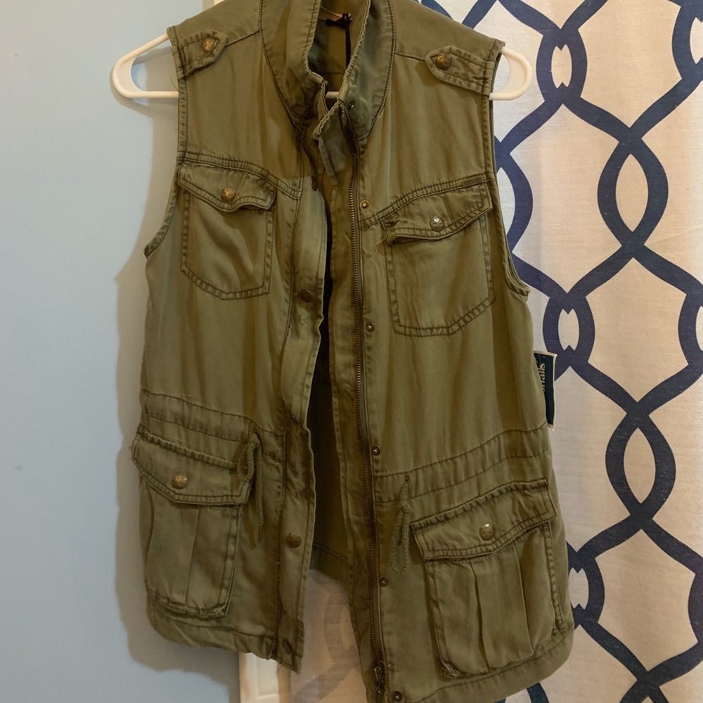 Green/Olive light vest